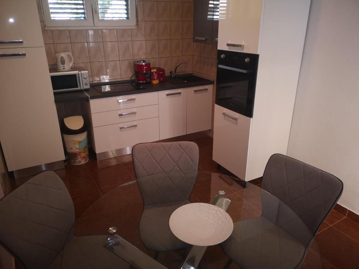Apartment Ivana Biograd Na Moru Esterno foto